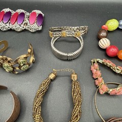 Vintage Bracelet Lot Of 31 Bracelets Costume Jewelry