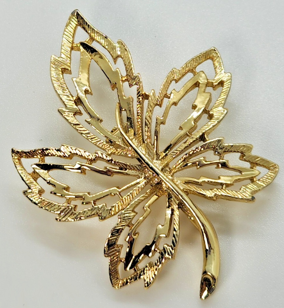 Goldtone Metal Large Leaf Vintage Brooch