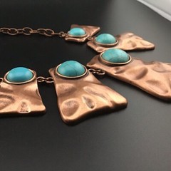 Vtg Necklace Dyed Howlite Hammered Copper Tone Metal Southwestern Style 16-18”L