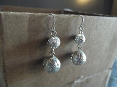 1 Pair Old 1″in Metal Silver Tone Holiday Balls Dangle Earrings