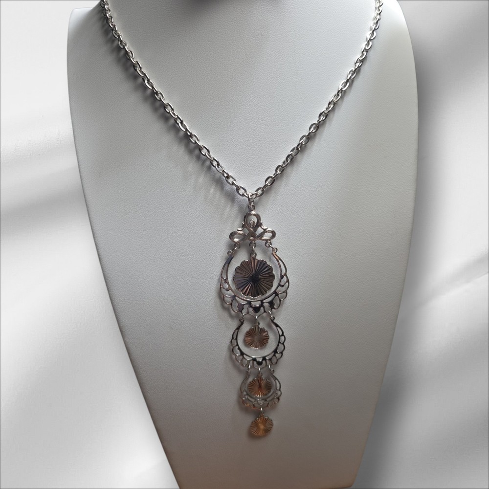 Vintage Sarah Coventry Silvertone Necklace 24 In