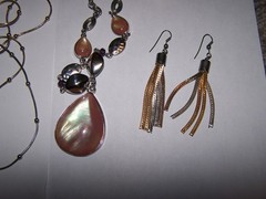 7 Pc VINTAGE COSTUME JEWELRY LOT Estate. Metal composition unknown, but nice!