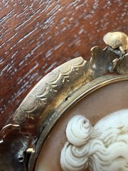 Antique Oval Cameo Bezel Brooch 18K/22K Yellow Gold Brooch Floral 9.6 Grams