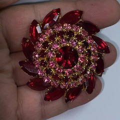 Juliana Rhinestone Red & Pink Pinwheel Circle Brooch 2” Vintage
