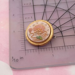 Vintage Made In Holland Glass Floral Miniature Round C Clamp Pin Brooch