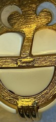 50’60’s Crown TRIFARI Owl Bird Motif Vintage Pendant Necklace Cream Color Gold
