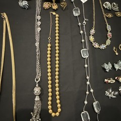 Large Lot Vintage Costume Jewelry Napier Monet Trifari Joan Rivers Heidi Klum ++