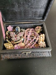 vintage jewelry lot of 29 in vintage box