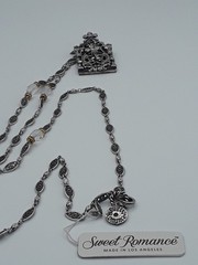 Vtg Sweet Romance Silvertone ‘Gates of Heaven’ Opening Door Pendant Necklace