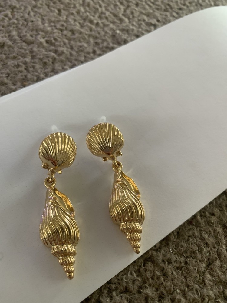 Vintage Style Bohemian Elegant And Fashionable Seashell Conch Design Earrings