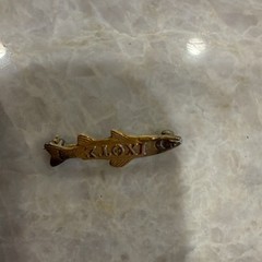 Vintage Signed Gold Tone Fish Pin Brooch IXOYE Marked 270 GE