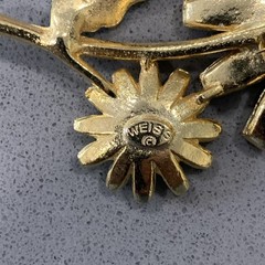 Weiss Daisy Brooch Matching Earrings Set Goldtone Yellow White Vintage