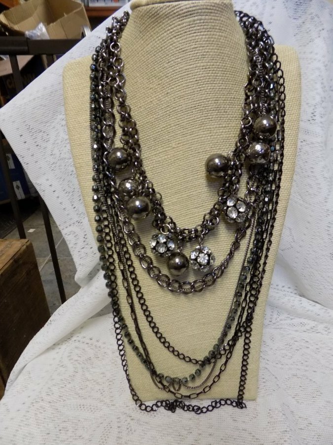 GUN METAL GREY NECKLACE~CHUNKY~GOTH/PUNK DESIGN~17″