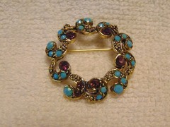 Vintage Signed Hollycraft Blue Glass Purplish Rhinestone Brooch Pin