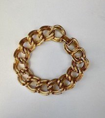 Avon Textured Goldtone Double Curb Textured Link Bracelet Signed Vintage