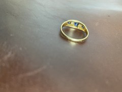 Antique 18ct gold sapphire and diamond ring Size 7.75