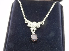 VINTAGE NECKLACE AVON~SILVER TONE/DARK RED STONE~17″ LONG~LOVELY!