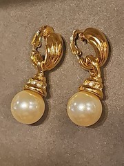 Nolan Miller Glamour Collection Rhinestone Pearl Clip On Earrings Gold Tone 3172