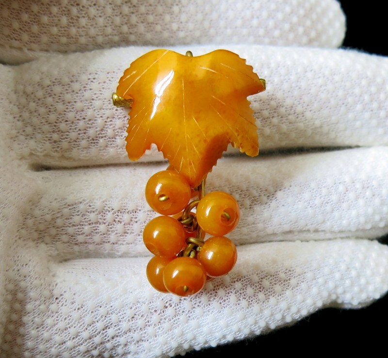 Vintage Natural Baltic Amber Grapes Brooch USSR Gold Plated Pin