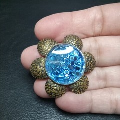 Vintage/Antique Flower Brooch Blue Glass C Clasp Brass. 8325