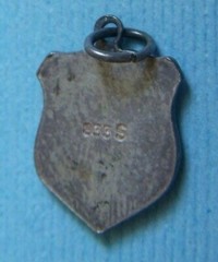 Vintage Oslo Holmen Kollbakken ski jumping Norway shield silver charm