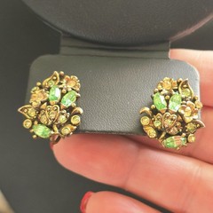 Vtg Set Hollycraft Uranium 1950’s Green Rhinestone Brooch Earrings *Glows UV