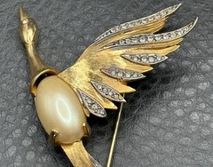 VTG Bird Brooch Faux Pearl Belly Rhinestone Wings Pin Gold Tone Silver Two Tone