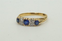 PRETTY ANTIQUE ENGLISH 18K GOLD DIAMOND & NATURAL SAPPHIRE 7 STONE RING c1900