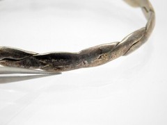 Vintage Mexico Silvertone Alloy Metal Braid Bangle Bracelet 8 1/8 Inches 16.4G