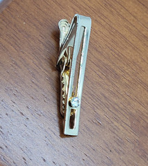 Modernist Open Metal Rectangle w Crystal Gold Tone Short Vintage Tie Clip Clasp