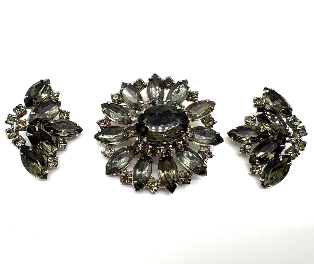 Vintage 1950s 60s Smoky Gray Black Diamond Rhinestone Brooch Clip Earrings Set