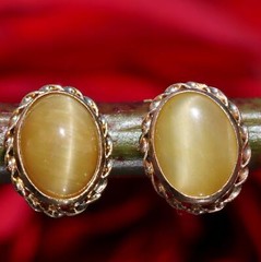 14k yellow gold stud earrings 2.30ct natural cat’s eye chrysoberyl 1.5gr