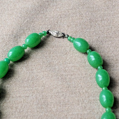 Vintage Green Glass Oval Bead Necklace 44cm 17.3 in Faux Jade Stone Jewelry
