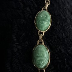 Vintage Faux Jade Scarab Oval Bracelet Gold Tone Green Bezel Set 5 Gemstones