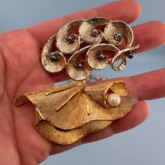 Vintage Brooch Lot Gold Tone Faux Pearl Leaf Branch Feather Some Signed