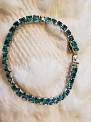 LES BERNARD Vintage Aqua Marine Rinestone Tennis Bracelet Collectable