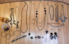 Vintage to Now Jelwery Lot of 25 Estate Sale Mixed Untested And Unsearched