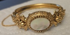 Florenza Vintage Oval Mother of Pearl Jewelry Set Gold Tone Bracelet Necklace