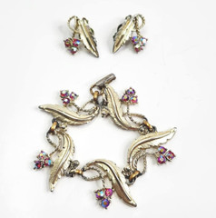 Vintage Judy Lee Signed Gold Tone Rhinestone Bracelet And Clip On Earrings Leaf