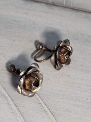 Sterling Silver Rose 3D Screwback Earrings 5/8″ Rosebud Vintage