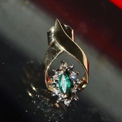 10k yellow gold 0.18c natural diamond earrings emerald dangle treated 1.95g 3219