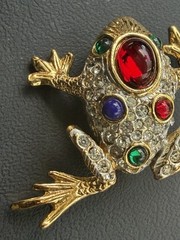 Vintage 80s Cabochon Gripoix Glass & Crystal Pavé Frog Brooch By Sphinx