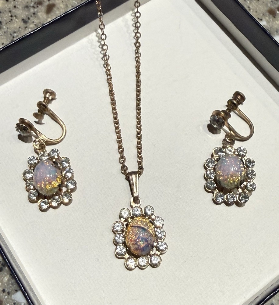 Vintage faux Pink Fire Opal Necklace and Earring Set (screw on) With Gold tone