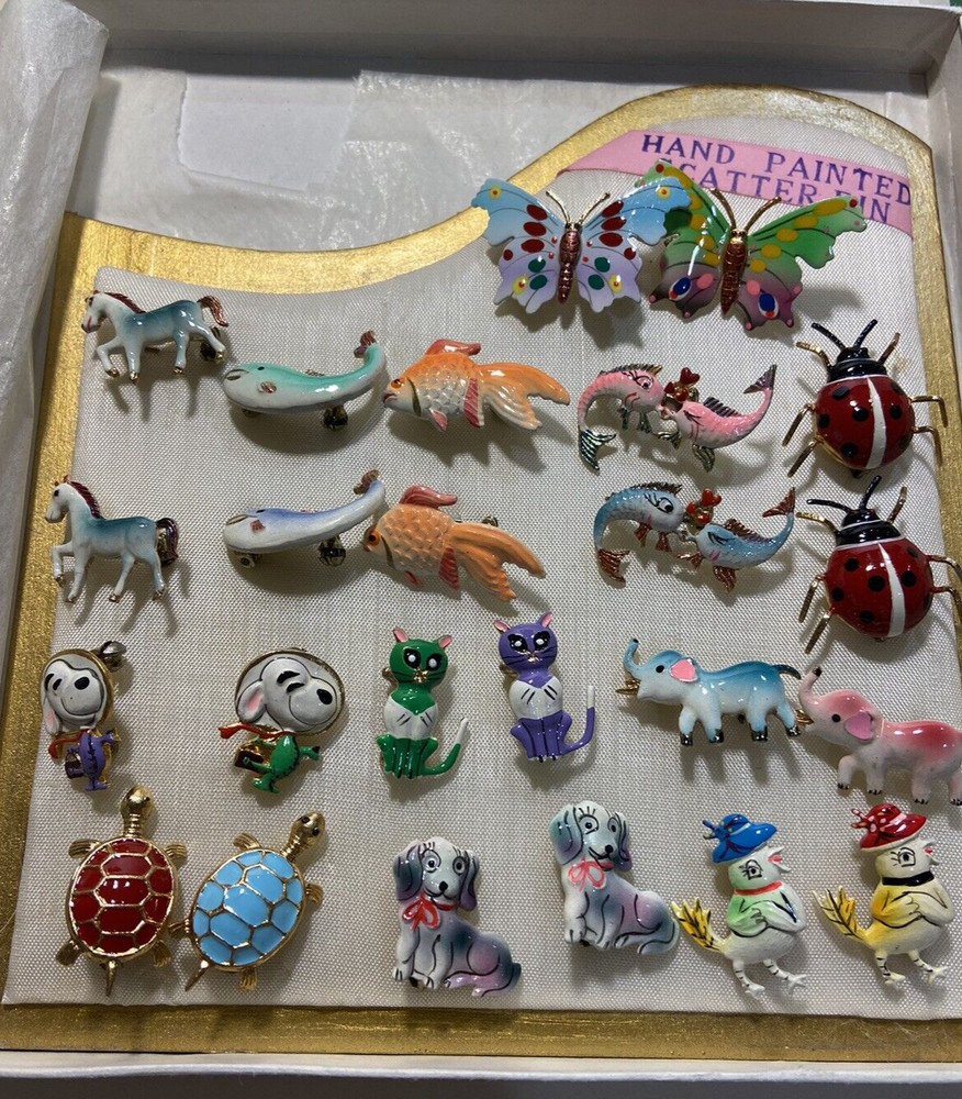 Vintage Hand painted Scatter Pins -cats-retro birds- snoopy-kissing fish