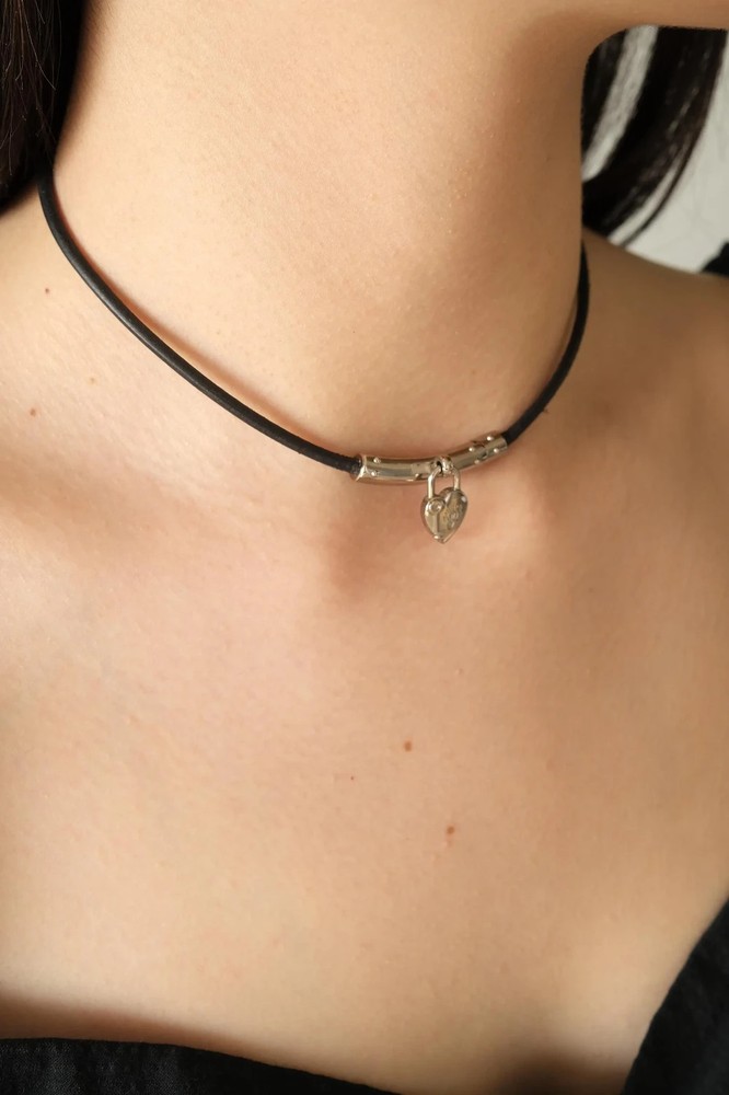 Rare Hermes Anne de La Fantasy 2004 Heart Padlock Choker Necklace Vintage Black