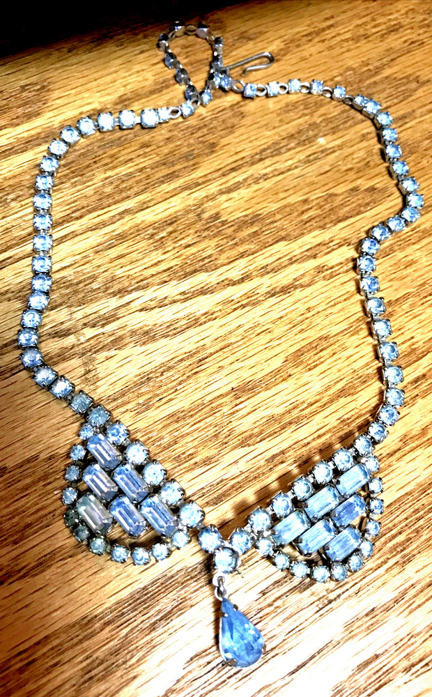 Rhinestone Necklace Choker Ice Blue Tear Drop Silver Tone Retro Vintage 16″