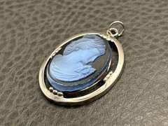 VTG Blue Glass Cameo Pendant Silver Tone Oval Victorian Style Lady Profile