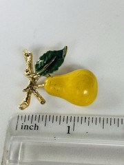 Vtg. Signed Gerry’s Yellow Pear Pin Brooch w/ Gold Tone Stem & Green Leaf 1 1/4″