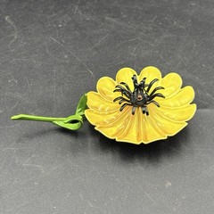 Vintage 3D Enamel Metal Flower Brooch Pin Yellow Daisy Black Center With Stem