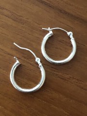 Beautiful Simple Hoop earrings With Clicks 0.5”Diameter,sterling silver New 2mm